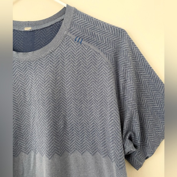 Lululemon Blue Herringbone Swift Short Sleeve Tee Size Large - Picture 3 of 7